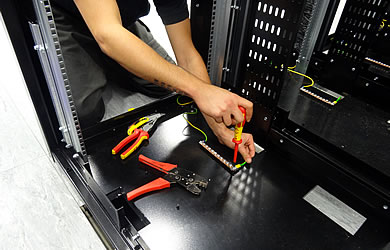 earth bonding data centre cabinets
